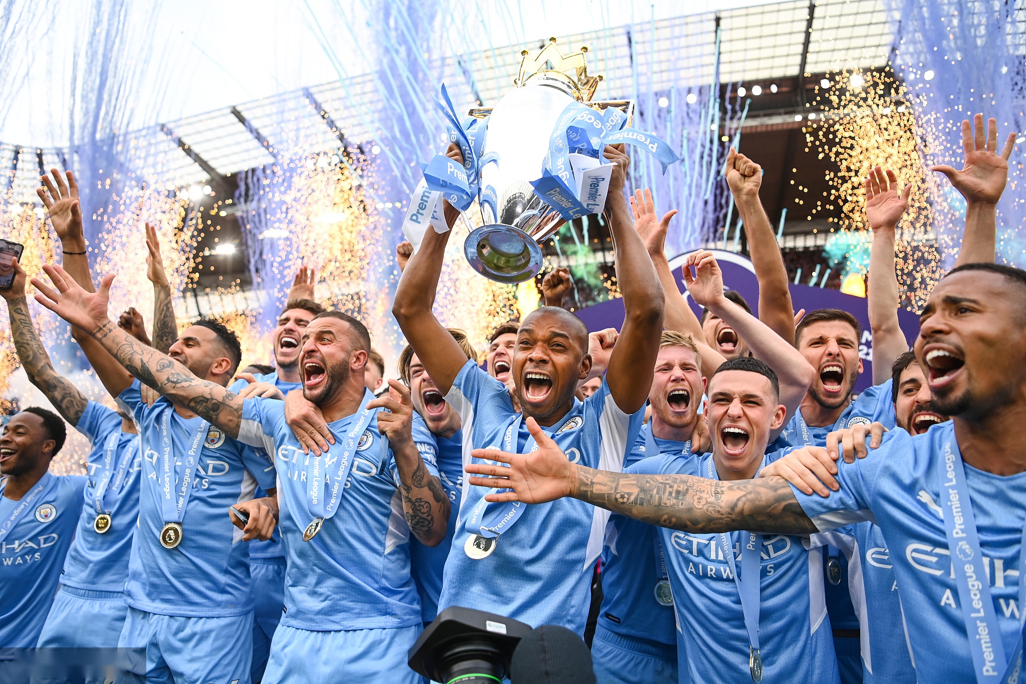 现正准备迈 现正准备迈